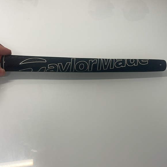 TaylorMade putter grip - Picture 3 of 4